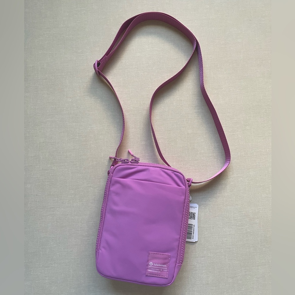 Lululemon Easy Access Crossbody Bag 1.5L - Dahlia Mauve - Picture 3 of 16